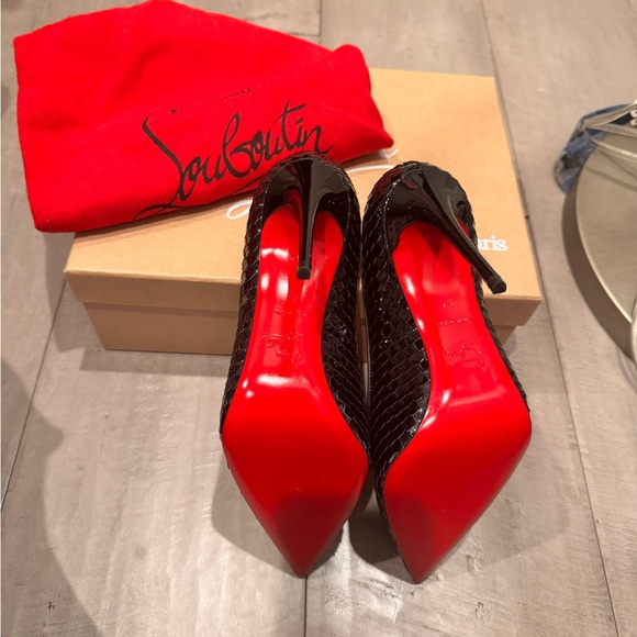 Christian Louboutin “Kate” size 37 patent gloss embossed leather pump - Picture 7 of 16